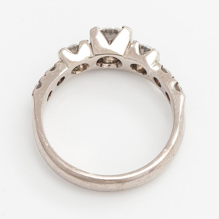 Sormus, briljanttihiontaiset timantit, 14K valkokultaa, Hanna K, Kuopio.