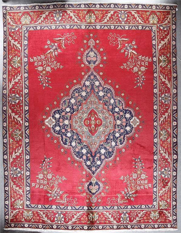 MATTA, Täbris, ca 395x300 cm.