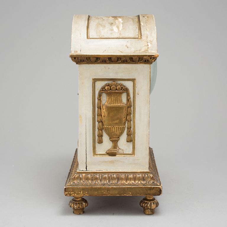 A Swedish late gustavian table clock, ca 1800.