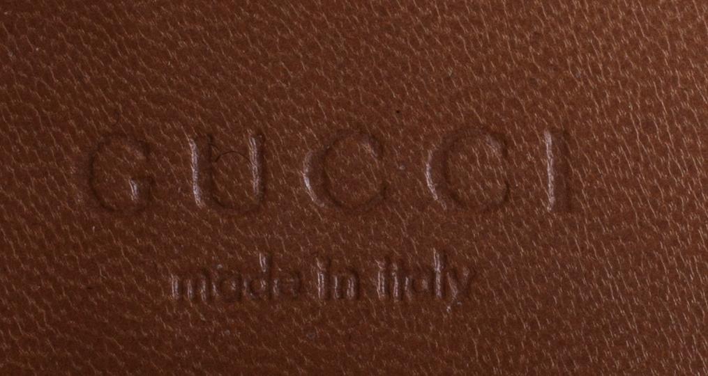 SKOR, Gucci.