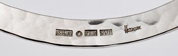 HALSRING samt ARMRING, silver, Michael Hamma, Hedvig Westermark, Stockholm, 1987-93. Ca 125 g.