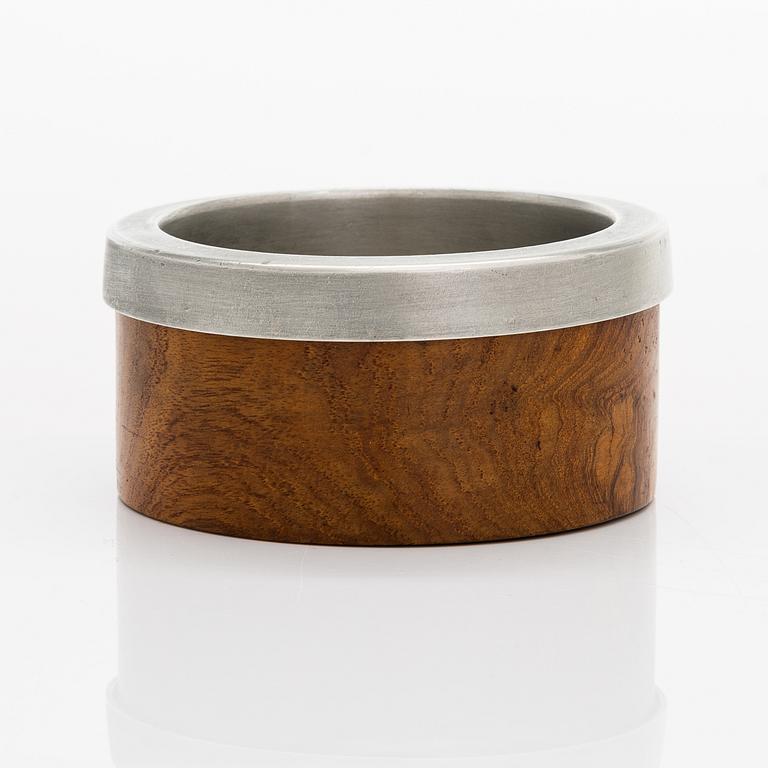 Bertel Gardberg, a bowl for Hopeatehdas oy, Helsinki/ Finnmade Gardberg, Norrmark handicraft.