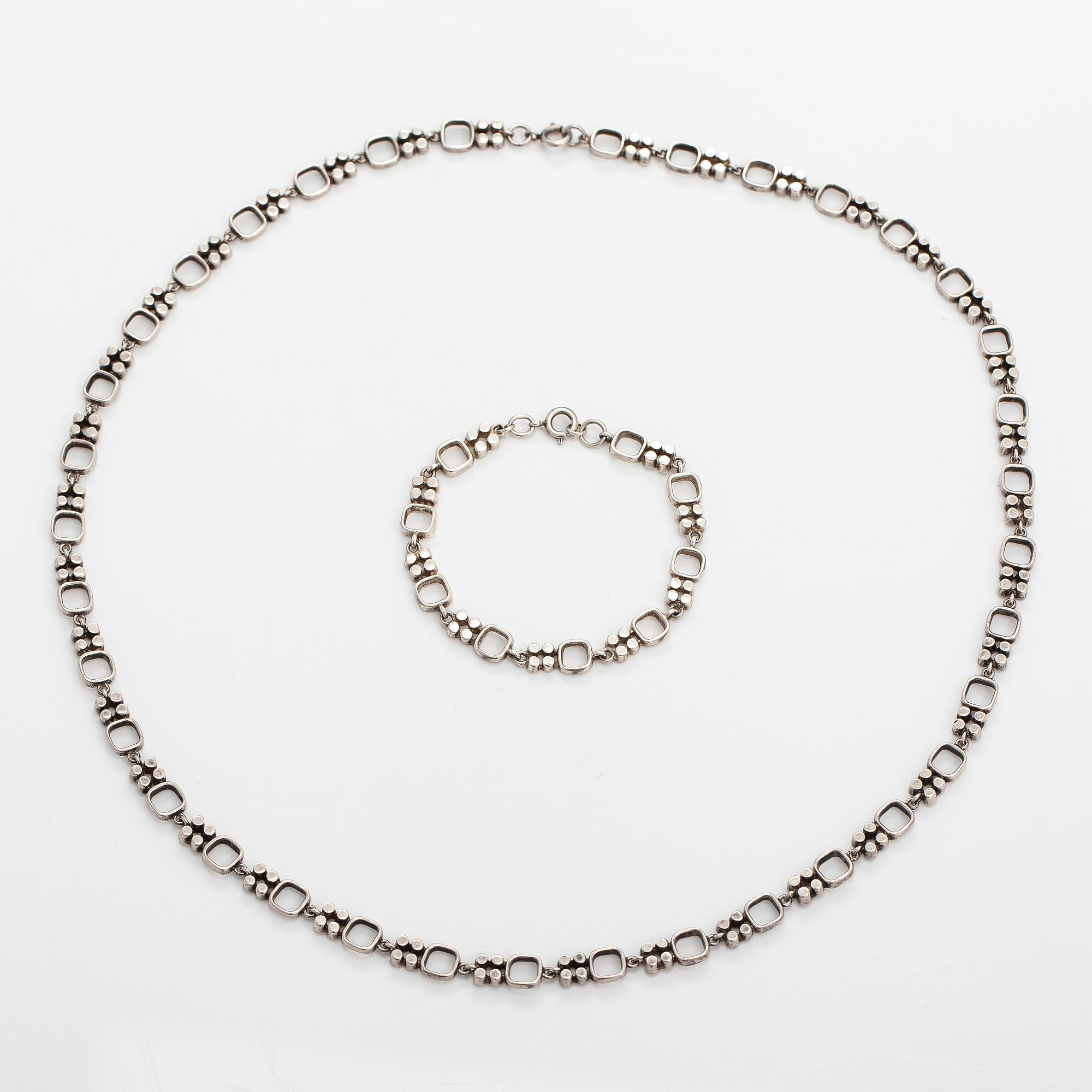 Jorma Laine, Rannekoru ja kaulakoru, hopeaa. Kultateollisuus, Turku 1966 ja 1971.