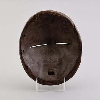 MASK, snidat trä, möjligen Baluba, Kongo, Afrika.