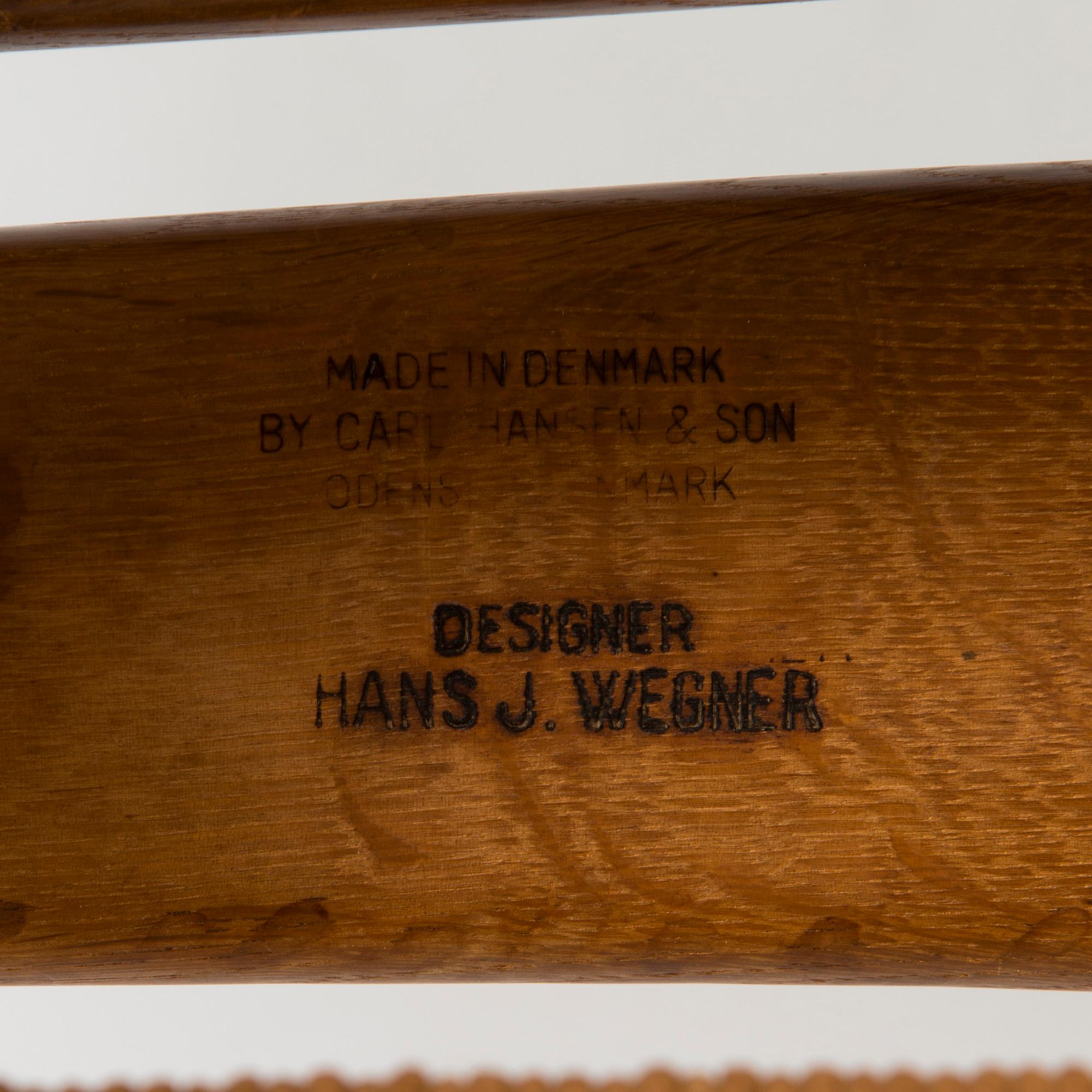 Hans J. Wegner, Armchairs, a pair, "CH25", Carl Hansen & Son, Denmark, 1960s.