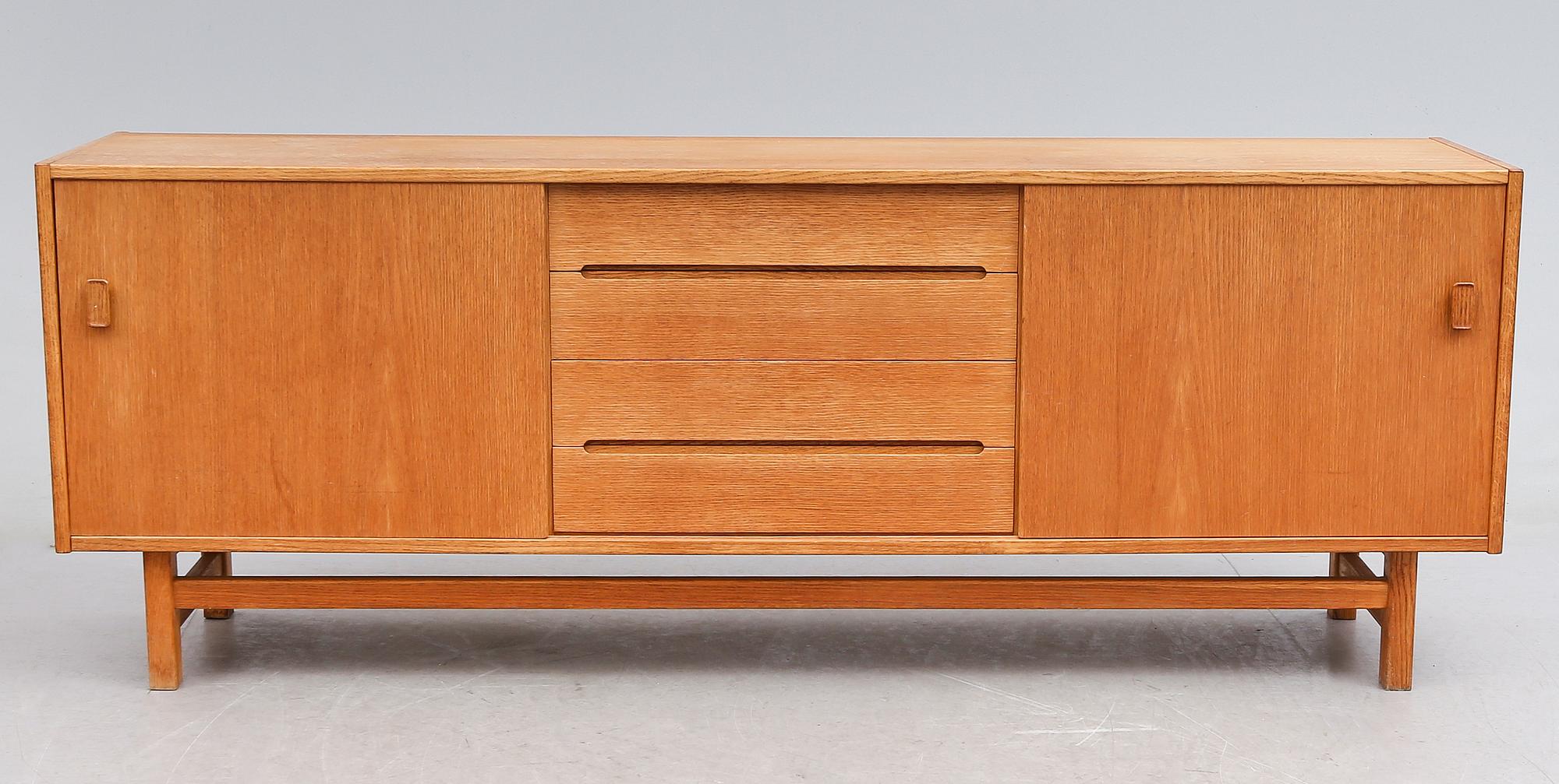 SIDEBOARD, "Arild", Nils Jonsson, Troeds, 1900-talets andra hälft.