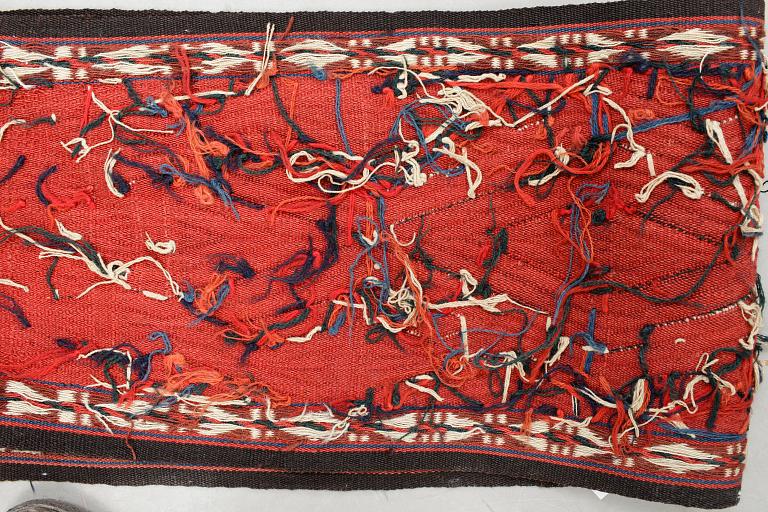 TÄLTBAND. Semiantikt Asiatiskt. Ca 35 x 1640 cm.