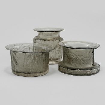 VAS samt SKÅLAR, 2 st, glas, Timo Sarpaneva, signerade, Iittala, 1900-talets andra hälft.