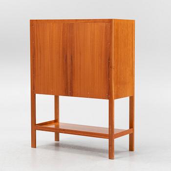 Josef Frank, a model 2135 cabinet, Firma Svenskt Tenn, post 1985.