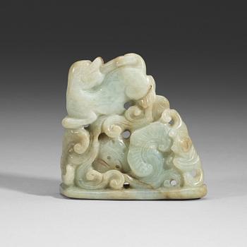 SKULPTUR, nefrit. Troligen sen Qing dynasti (1644-1912).