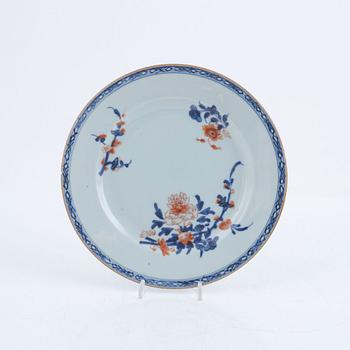 Twenty similar Imari porcelain plates, China, Qing dynasty, 18th century.