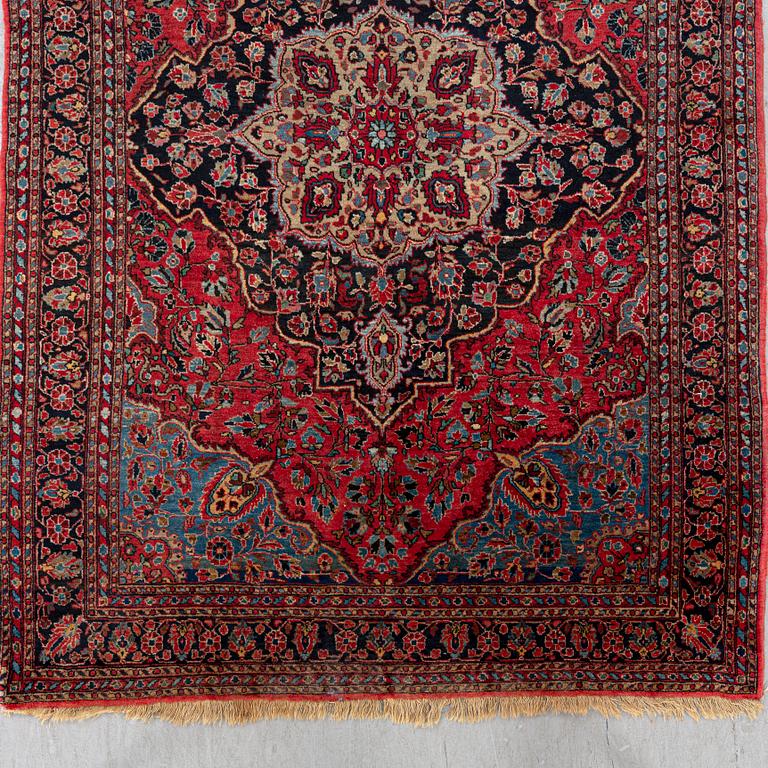 A semaintique Kashan carpet ca 203x143 cm.