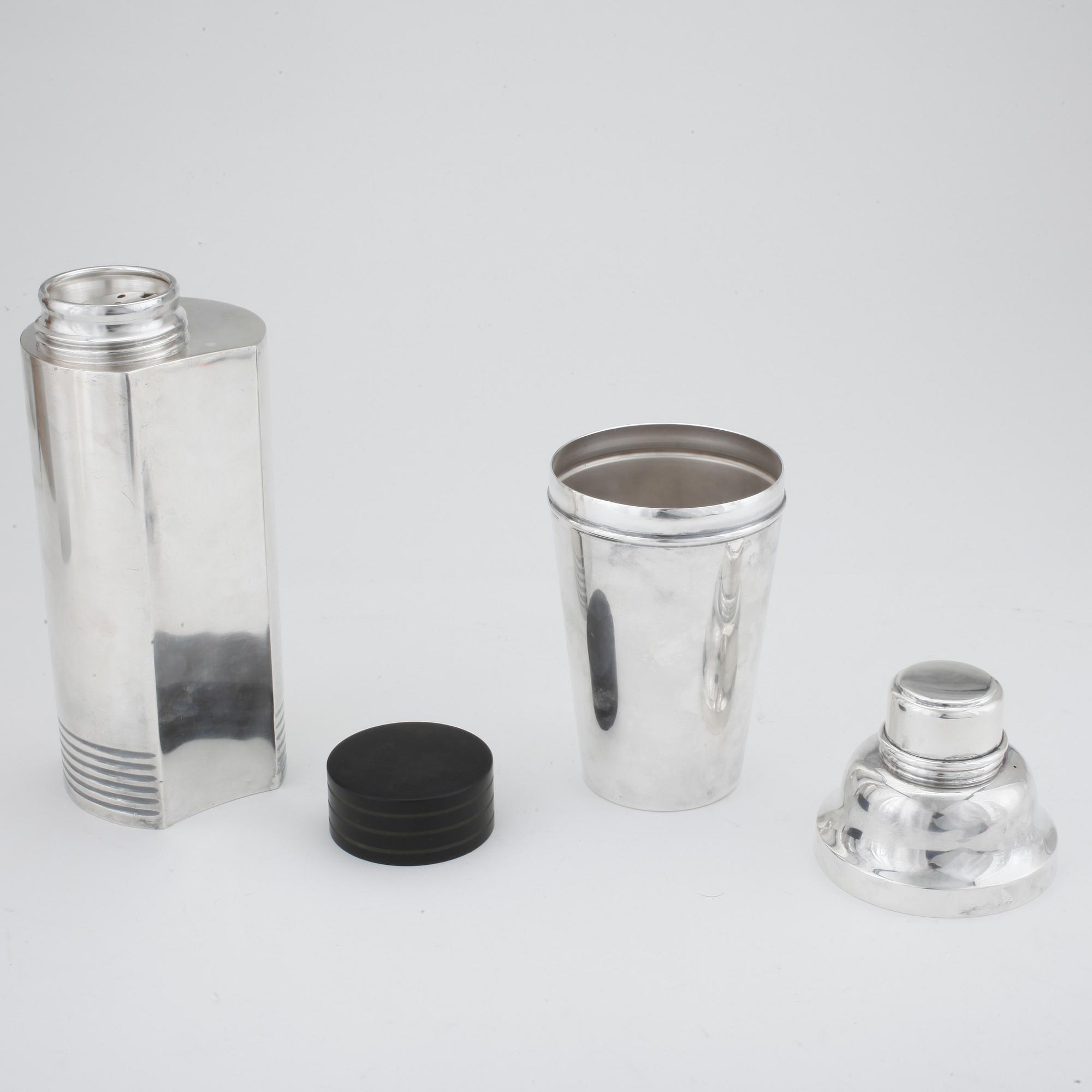 SHAKER, 2 st, vitmetall, bla Folke Ahrström, GAB, 1900-talets första hälft.