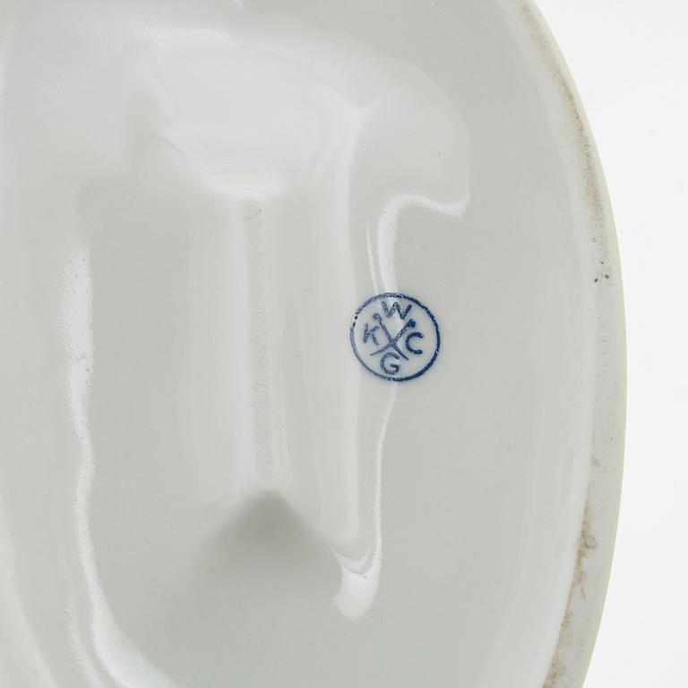 A porcleain ice water jug, "Svenska Amerika Linien", mid 20th century.