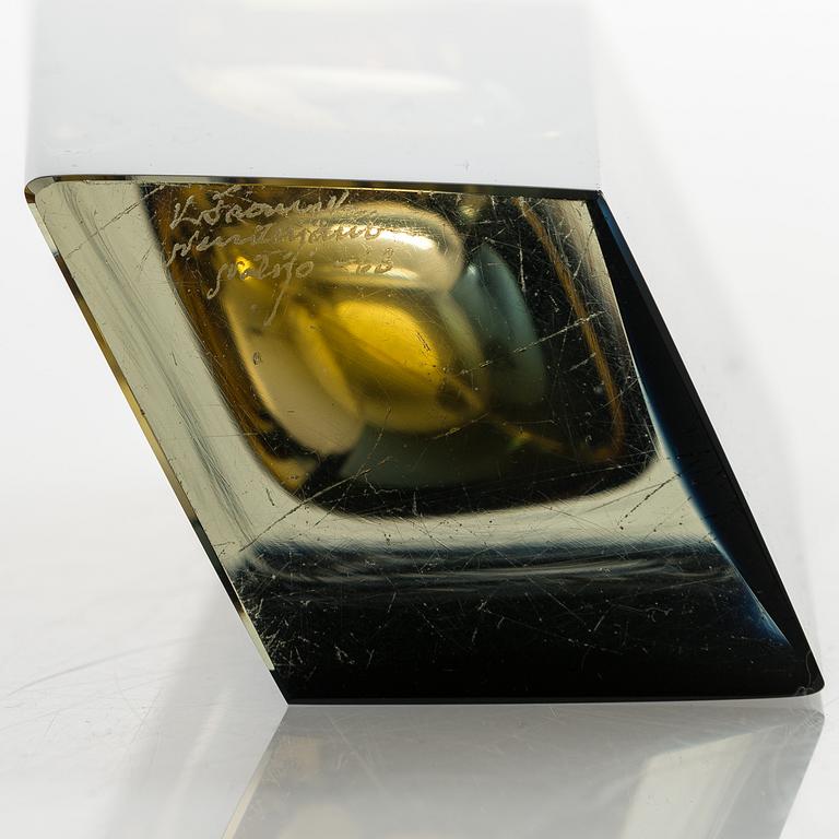 KAJ FRANCK, VASER, 3 st, "Prisma", glas. Signerade K Franck Nuutajärvi Notsjö -64/-68/-69.