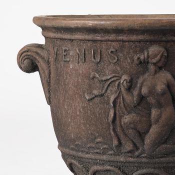 Ivar Johnsson, trädgårdsurnor, ett par, "Venus", Näfveqvarns bruk, Swedish Grace.