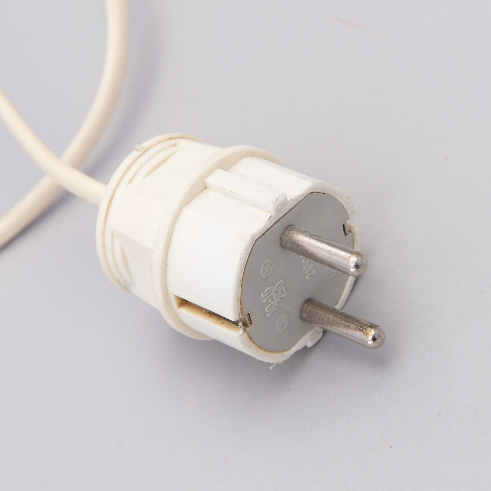 PAAVO TYNELL, pöytävalaisin, malli 9227, Idman 1900-luvun puoliväli.