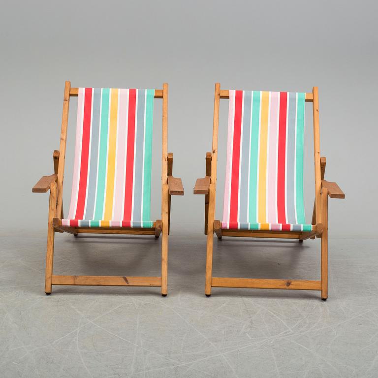 TWO BEACH CHAIRS.