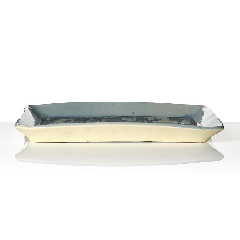 Birger Kaipiainen, a stoneware tray, Arabia, Finland 1943.