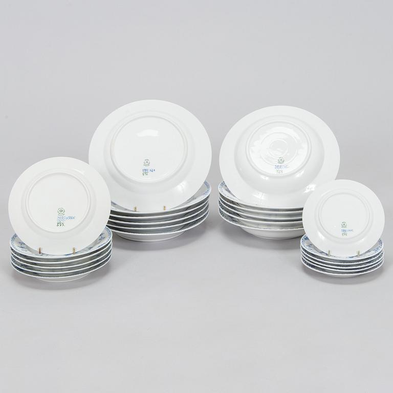 Royal Copenhagen, servis, 24 delar, "Musselmalet Halvblonde", Danmark 1955 och 1975-79.