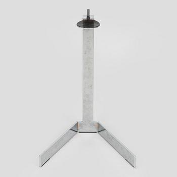 Jouni Leino, Tarjotinpöydän jalusta ,"Grip" Jouni Leino Design Studio 2009.