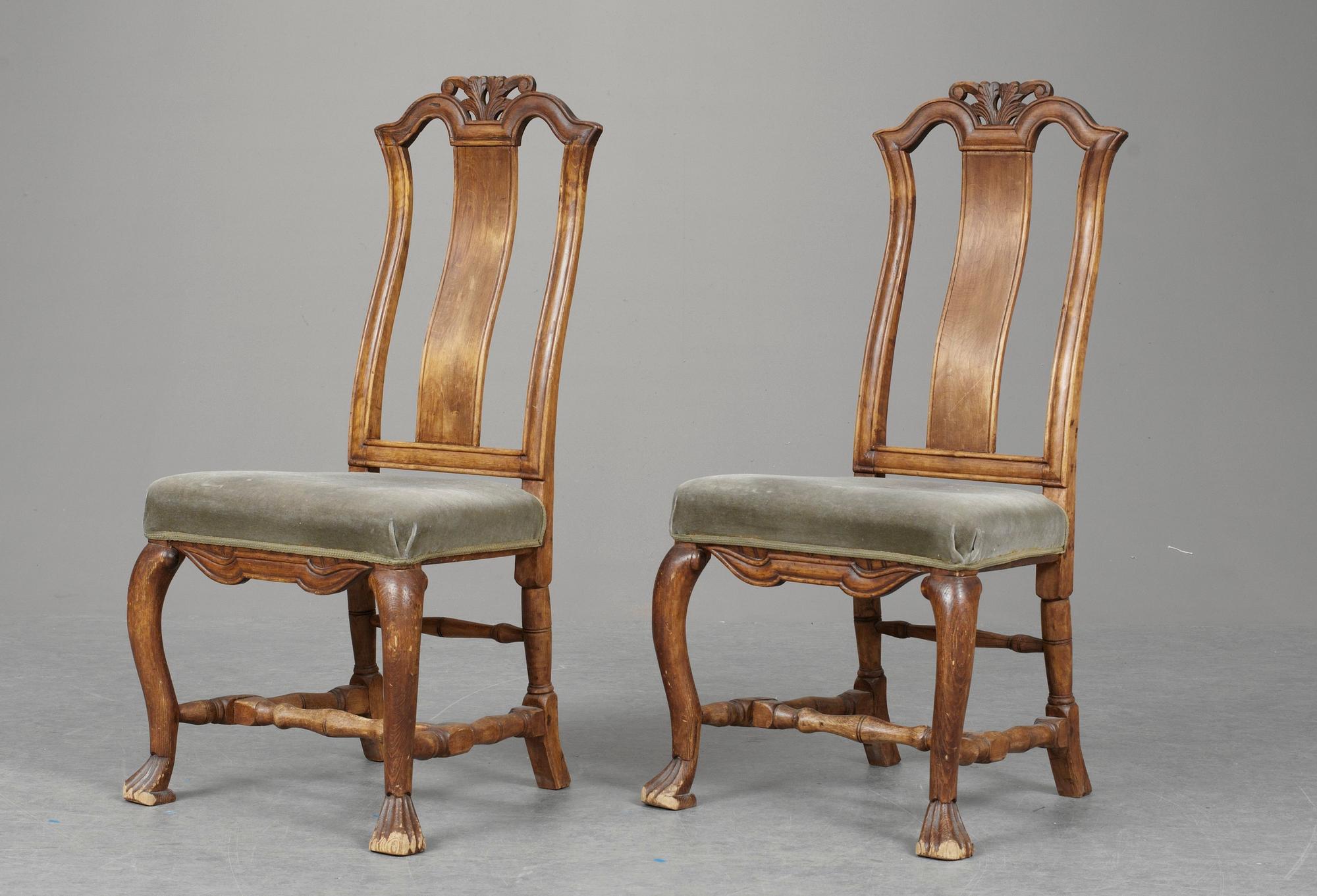 STOLAR, ett par. Barock.