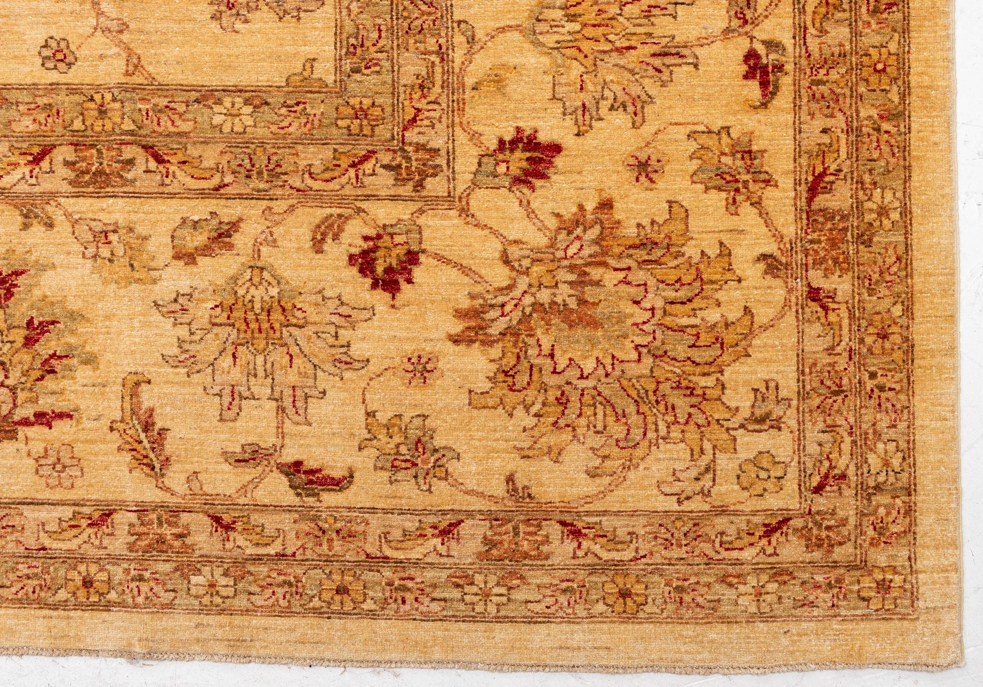 A Peshawar/Lahore carpet, ca 602 x 397 cm.