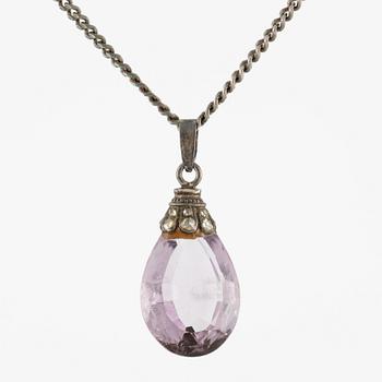 Necklace, silver with drop-cut amethyst and rose-cut diamonds.