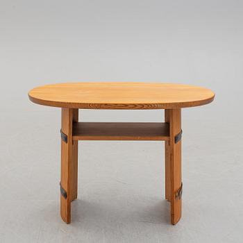 A 1930/40's pinewood table.