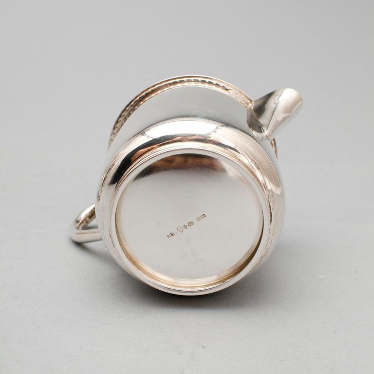 KAFFESERVIS, 3 delar, silver, C.G Hallberg, Stockholm 1936. Totalvikt ca 649 g.