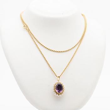 Collier, 18k, hänge med ametist och pärlor, Italien.