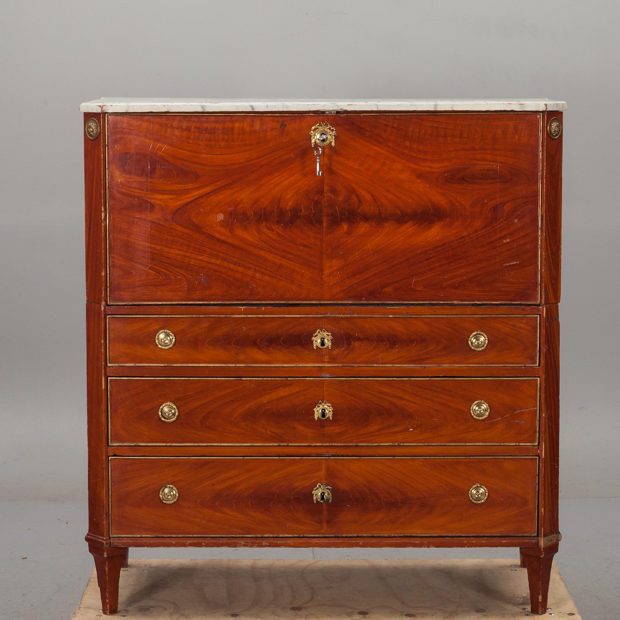 CHIFFONJÉ, sengustaviansk stil, 1800-tal.