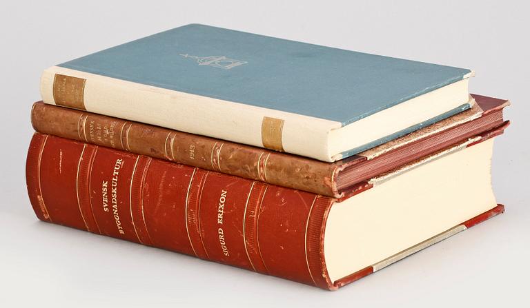 BÖCKER, 3 st, bla "Svensk byggnadskultur" av Sigurd Erixon, Stockholm 1947.