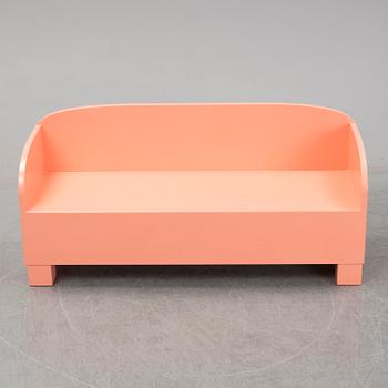 Marie-Louise Ekman, a bench/sofa, executed for the Marie-Louise Ekman exhibition at Moderna Museet, Stockholm 2017.