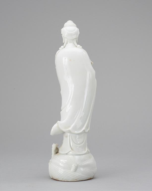 A blanc de chine figure of Guanyin, late Qing dynasty.