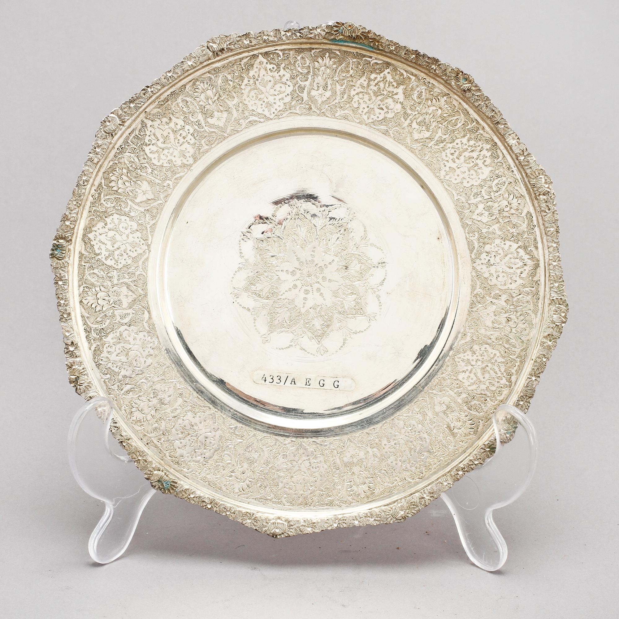 SKÅL samt FAT, silver, orientalisk, 1900-tal. Vikt 405 g.