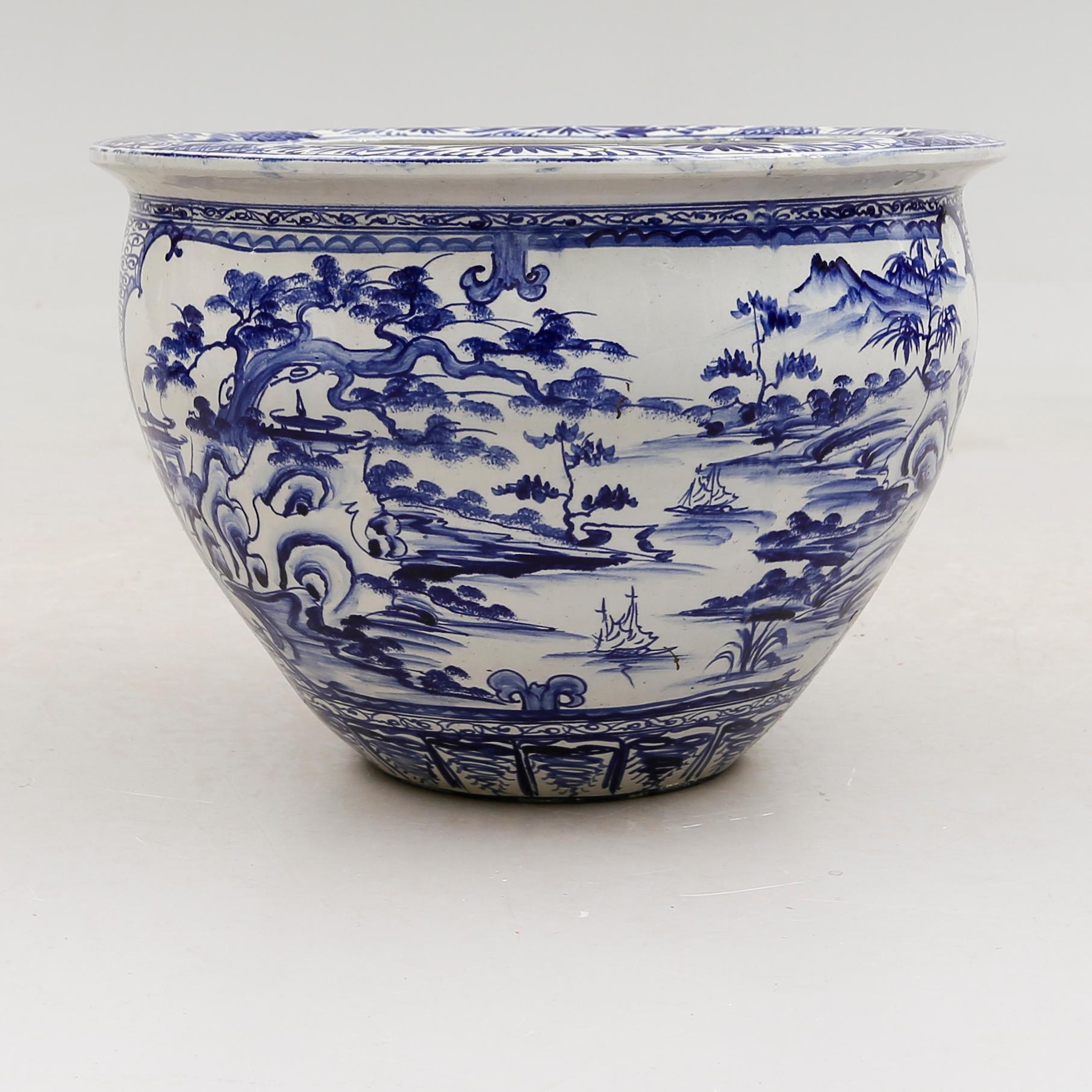 YTTERFODER, porslin, 1900-talets senare del.