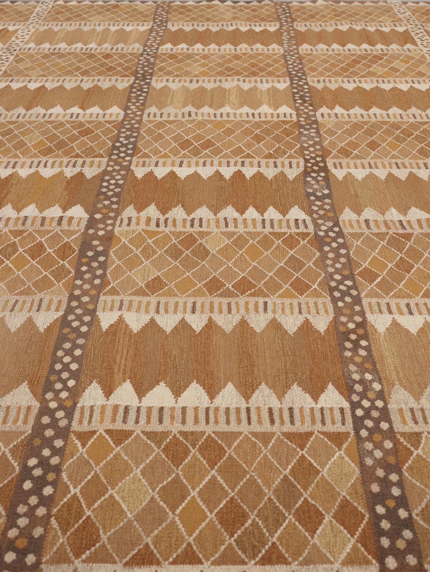 CARPET. "Josefina, brun". Flat weave. 475 x 380,5 cm. Signed AB MMF MR.