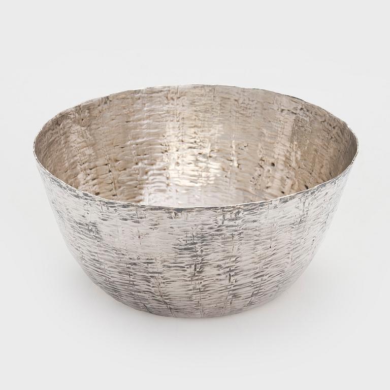 Tapio Wirkkala, a silver bowl, model TW 243, Kultakeskus, Hämeenlinna 1972.