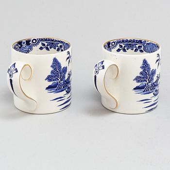 MULBERRY, a Mulberry Picnicbasket with tableware.