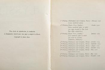 James Joyce, "Ulysses" paperback book 1928.
