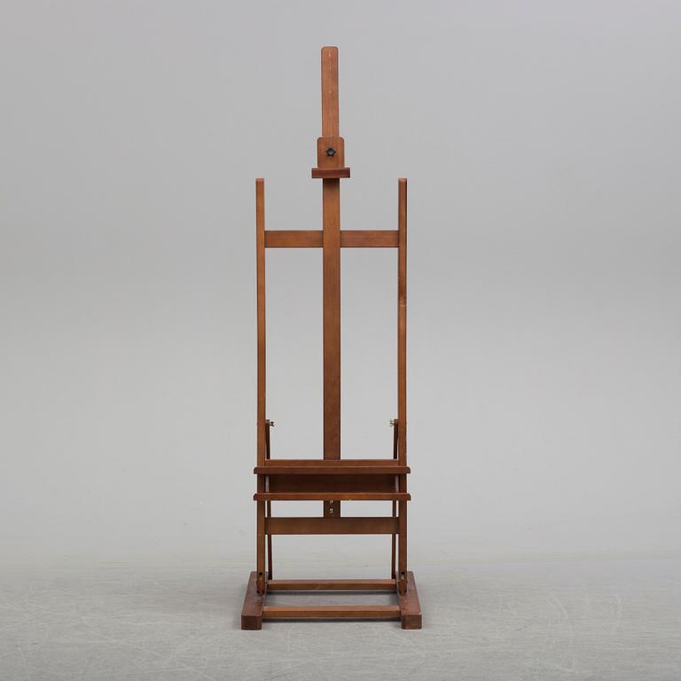 AN EASEL, late 20th / early 21th century.