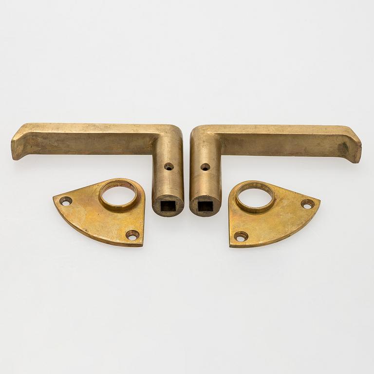 Dörrhandtag, 6 par, modell 75, tillverkare Mariefors Bruk. Modellen formgiven 1952.