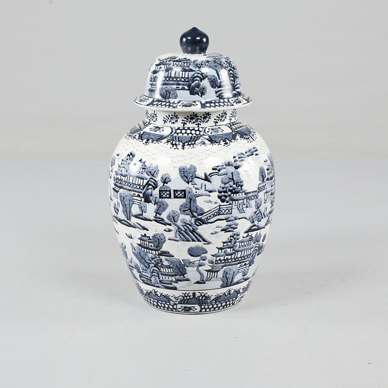 LOCKURNA, porslin, Kina, modern tillverkning.