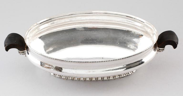 JARDINJÄR, silver, svenska importstämplar, 1920-tal. Vikt ca 1172 gram.