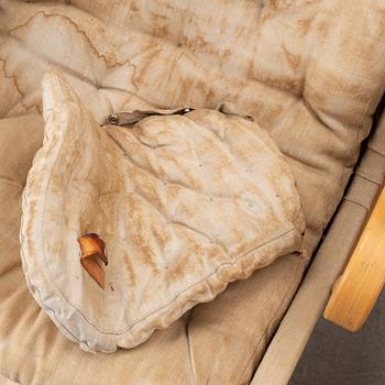 Bruno Mathsson, fåtöljer, ett par, "Pernilla", Dux, sent 1900-tal.