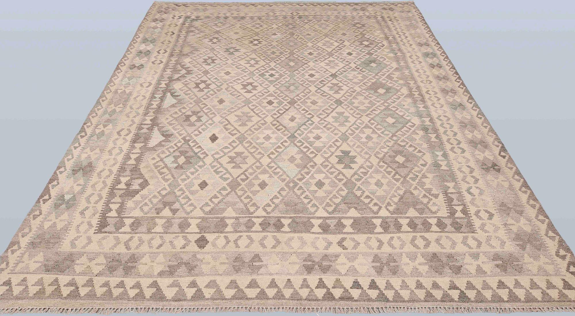 A Kelim carpet, 295 x 210 cm.