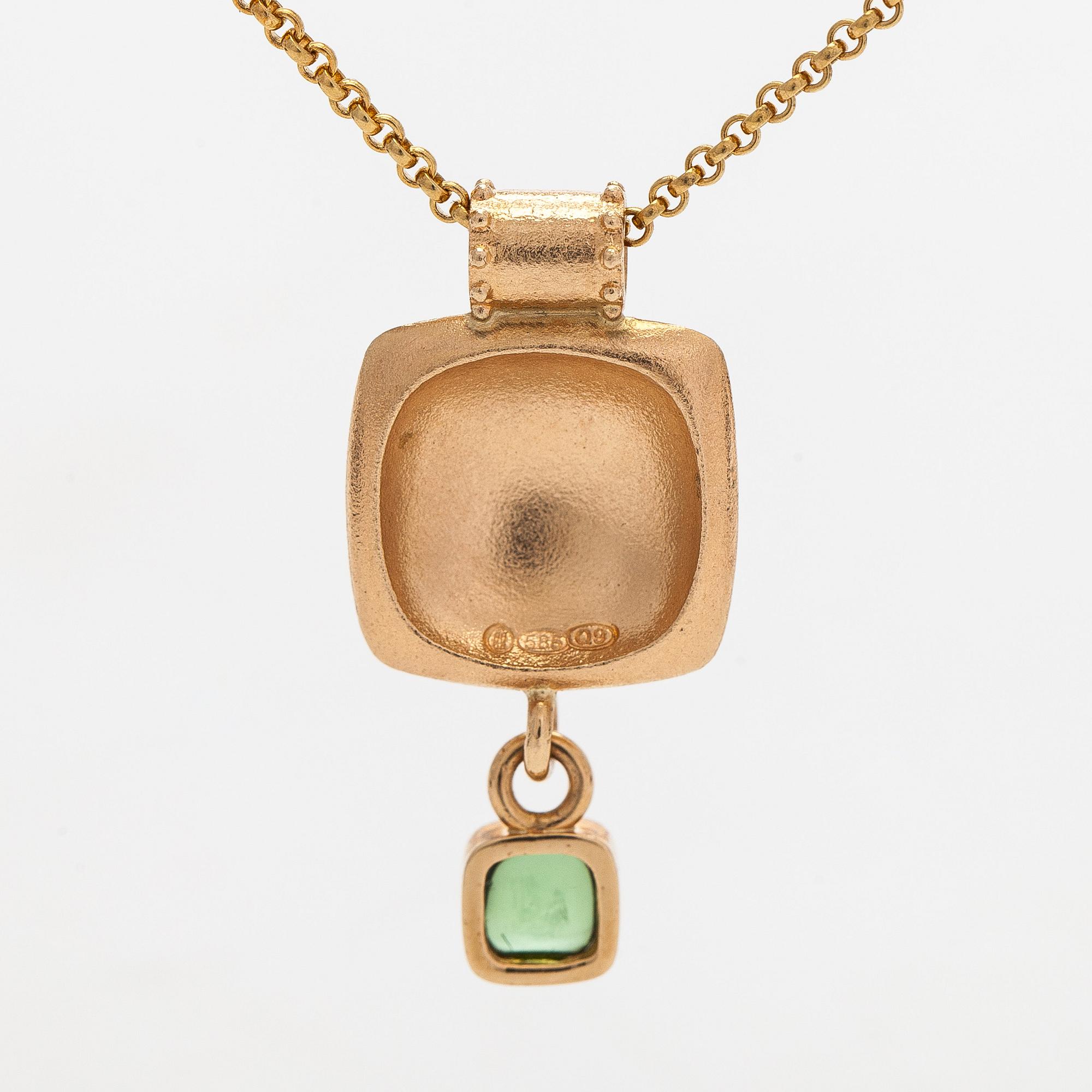 Kalevala Koru, hänge och ked, 14K guld, peridot, 2017.