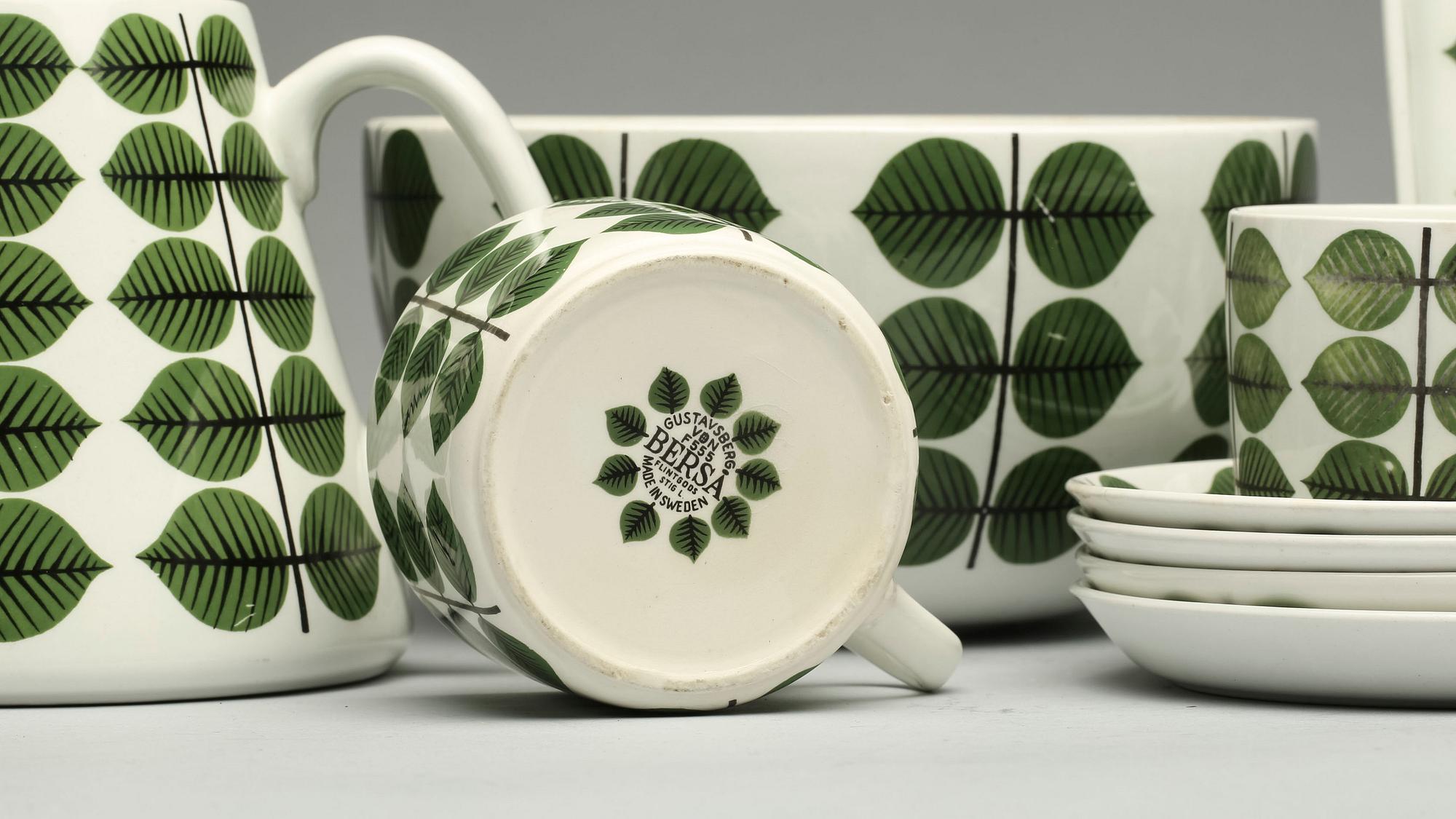 SERVISDELAR, 18 delar, flintgods och porslin, "Berså", Stig Lindberg, Gustavsberg. 1960-tal.