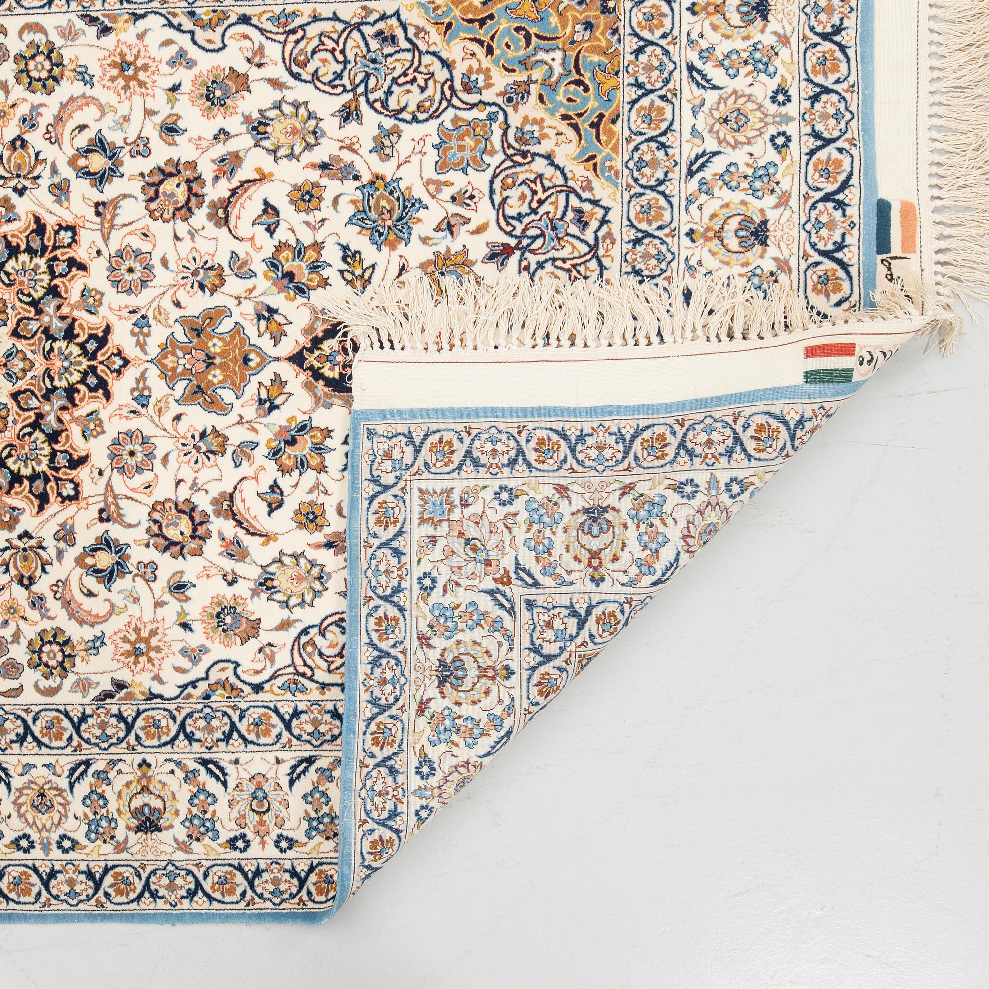Carpet, Isfahan, signed, approx. 184 x 107 cm.